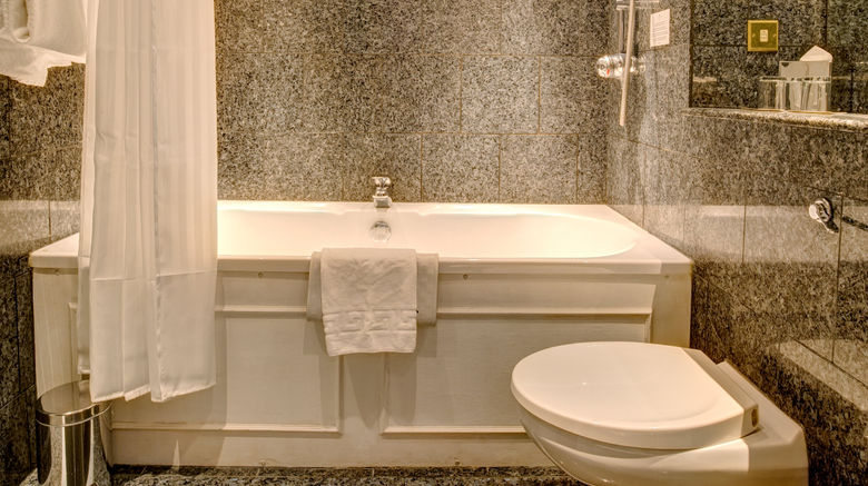 <b>Copthorne Tara Hotel London Kensington Suite</b>. Images powered by <a href="https://www.leonardoworldwide.com/" title="Leonardo Worldwide" target="_blank">Leonardo</a>.