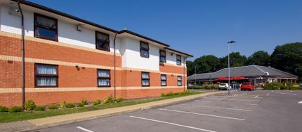 Premier Inn Fareham Exterior