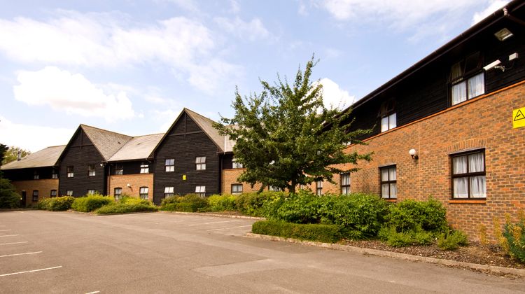Premier Inn Farnborough Exterior
