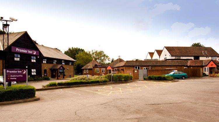 Premier Inn Farnborough Exterior