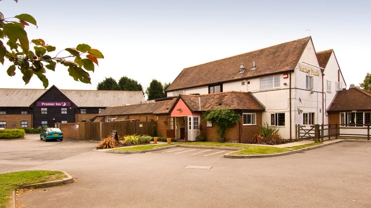 Premier Inn Farnborough Exterior