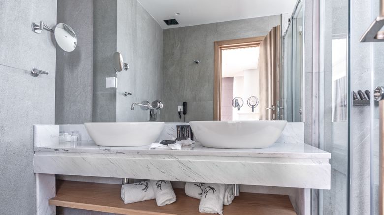 <b>Glyfada Riviera Hotel Room</b>. Images powered by <a href="https://www.leonardoworldwide.com/" title="Leonardo Worldwide" target="_blank">Leonardo</a>.