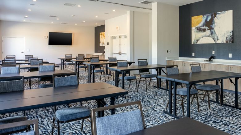 <b>TownePlace Suites Riverstone Parkway Meeting</b>. Images powered by <a href="https://www.leonardoworldwide.com/" title="Leonardo Worldwide" target="_blank">Leonardo</a>.