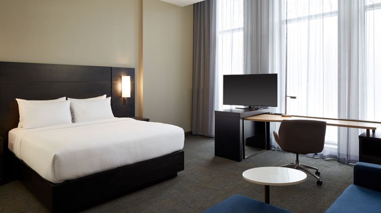Residence Inn Montreal Midtown Room