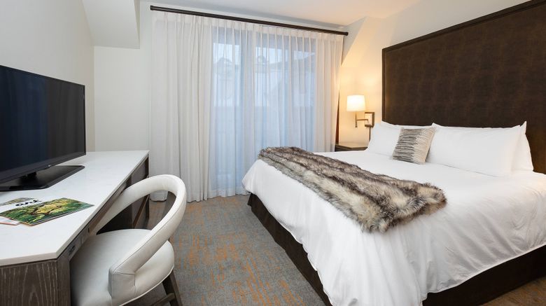 <b>Beaver Creek Lodge, Autograph Collection Suite</b>. Images powered by <a href="https://www.leonardoworldwide.com/" title="Leonardo Worldwide" target="_blank">Leonardo</a>.