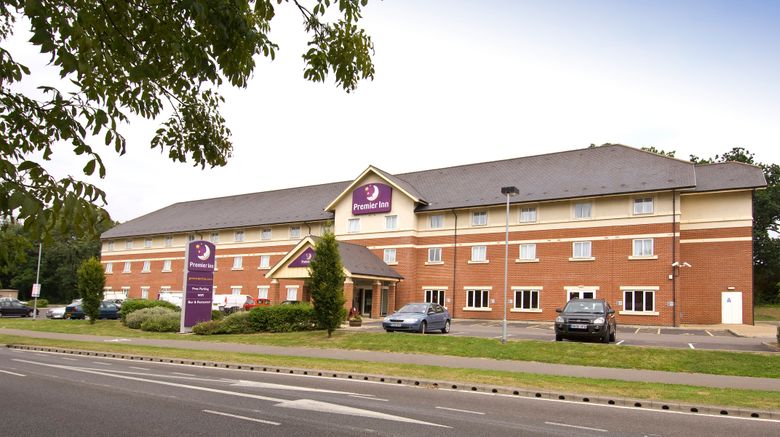 <b>Premier Inn Gatwick Crawley Town West Exterior</b>. Images powered by <a href="https://www.leonardoworldwide.com/" title="Leonardo Worldwide" target="_blank">Leonardo</a>.