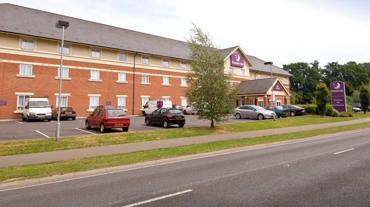 Premier Inn Gatwick Crawley Town West Exterior