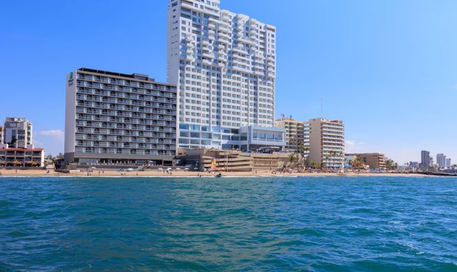 Courtyard Mazatlan Beach Resort Exterior