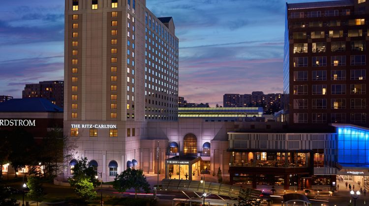 The Ritz-Carlton, Pentagon City Exterior