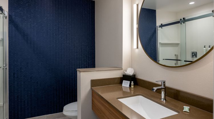 Fairfield Inn & Stes Riverstone Parkway Room