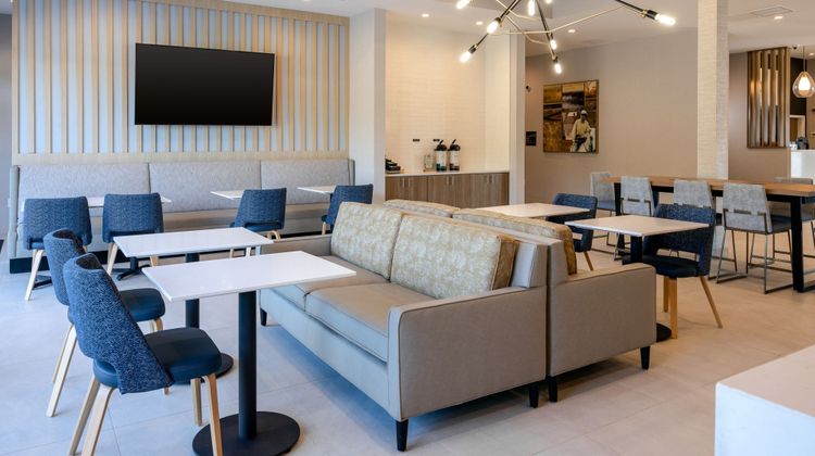 Fairfield Inn & Stes Riverstone Parkway Restaurant