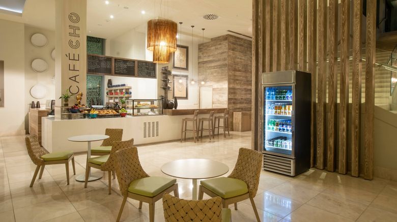 <b>Marriott Port-au-Prince Hotel Restaurant</b>. Images powered by <a href="https://www.leonardoworldwide.com/" title="Leonardo Worldwide" target="_blank">Leonardo</a>.