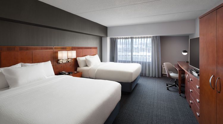 Courtyard Shelton Room