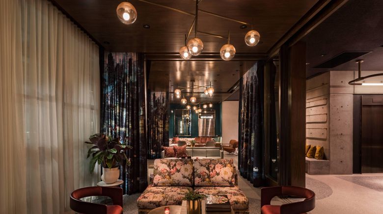<b>Moxy NYC Chelsea Meeting</b>. Images powered by <a href="https://www.leonardoworldwide.com/" title="Leonardo Worldwide" target="_blank">Leonardo</a>.