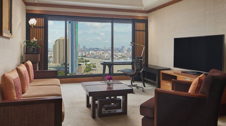 Royal Orchid Sheraton Riverside Hotel Room