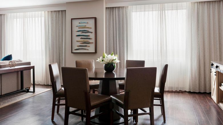 <b>Des Moines Marriott Downtown Suite</b>. Images powered by <a href="https://www.leonardoworldwide.com/" title="Leonardo Worldwide" target="_blank">Leonardo</a>.