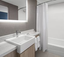 SpringHill Suites Rutherford-Meadowlands Room