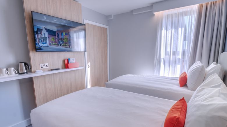 <b>Holiday Inn Express Fleet Room</b>. Images powered by <a href="https://www.leonardoworldwide.com/" title="Leonardo Worldwide" target="_blank">Leonardo</a>.