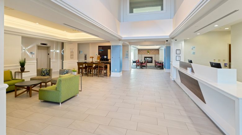 <b>Holiday Inn Express Hauppauge Exterior</b>. Images powered by <a href="https://www.leonardoworldwide.com/" title="Leonardo Worldwide" target="_blank">Leonardo</a>.