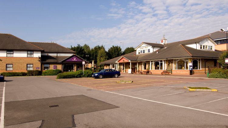Premier Inn Cardiff City South Exterior