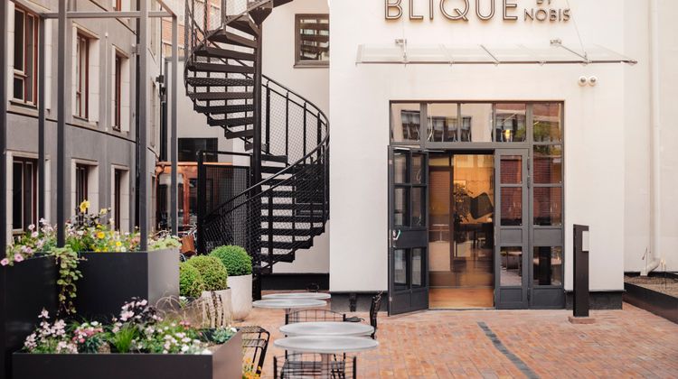 Blique by Nobis Exterior