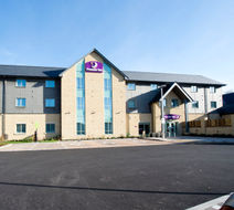 Premier Inn Cirencester Exterior