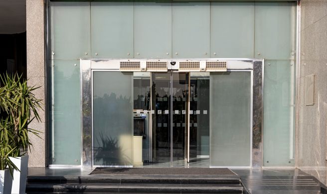 Holiday Inn & Suites Cairo Maadi Exterior