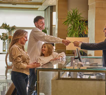 Holiday Inn & Suites Cairo Maadi Lobby