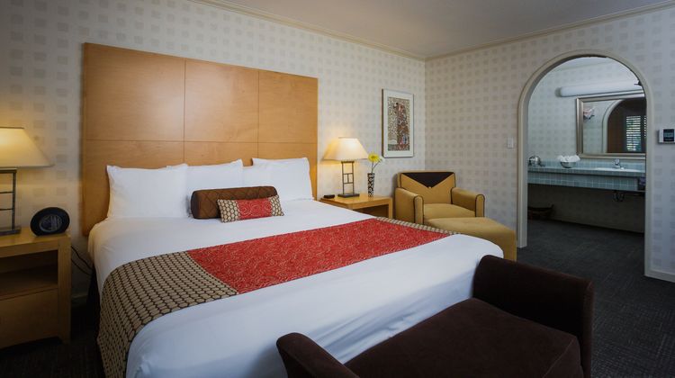 Menlo Park Inn Room