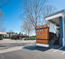 Menlo Park Inn Exterior