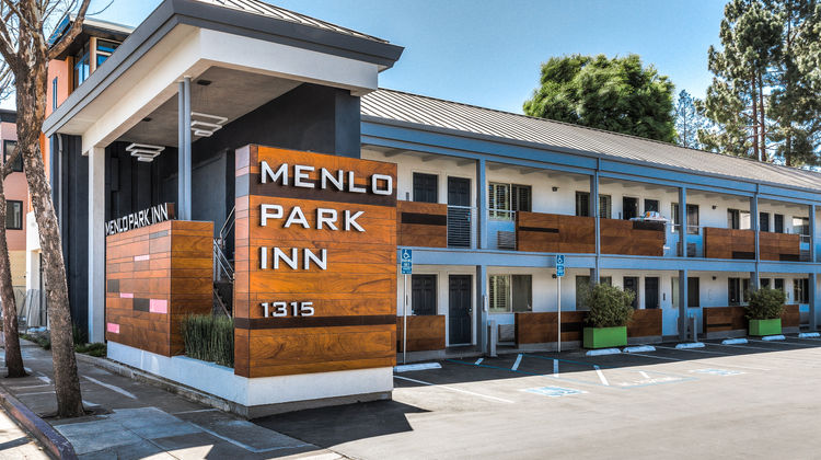 Menlo Park Inn Exterior