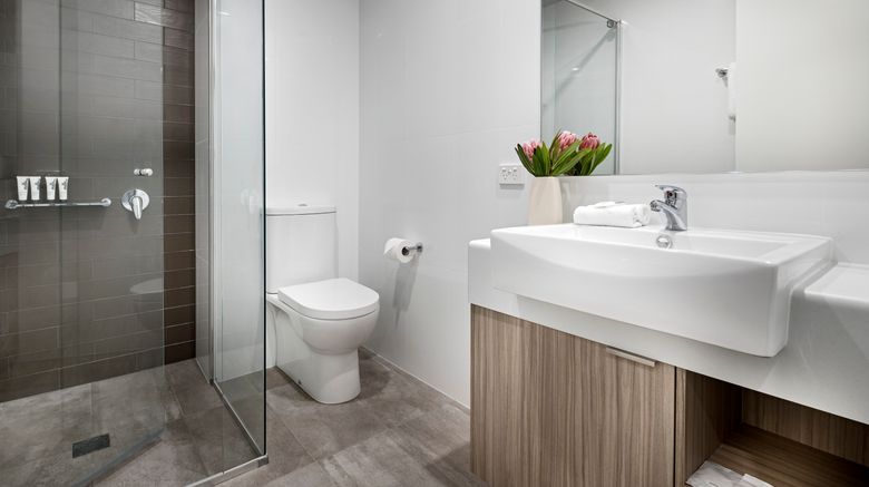 <b>Quest Midland Room</b>. Images powered by <a href="https://www.leonardoworldwide.com/" title="Leonardo Worldwide" target="_blank">Leonardo</a>.