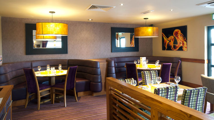 Premier Inn Glasgow Newton Mearns (M77) Restaurant