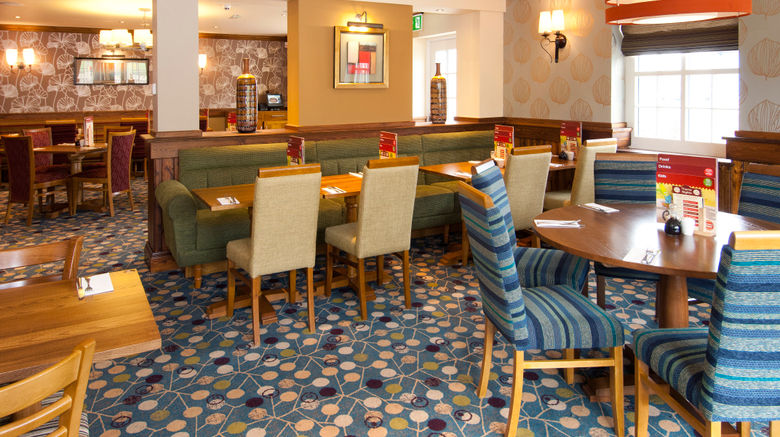 <b>Premier Inn Glastonbury Restaurant</b>. Images powered by <a href="https://www.leonardoworldwide.com/" title="Leonardo Worldwide" target="_blank">Leonardo</a>.
