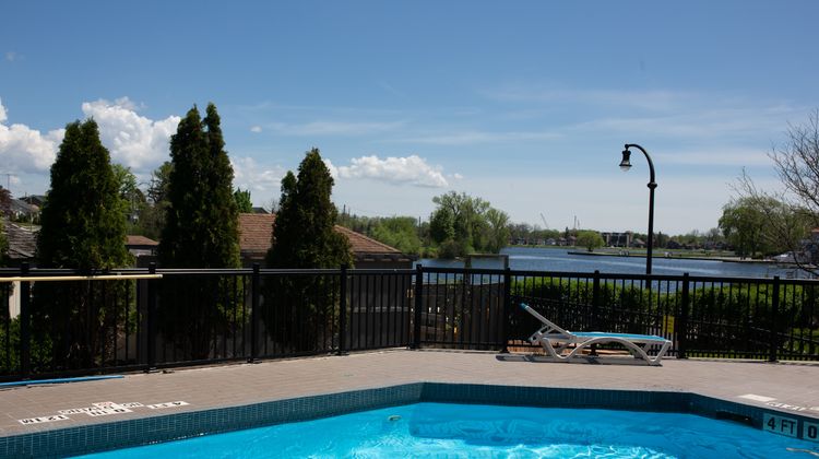Holiday Inn Peterborough Waterfront Pool