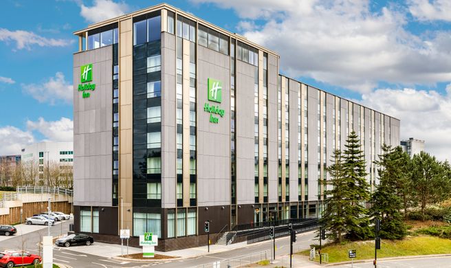 Holiday Inn Manchester Airport Exterior