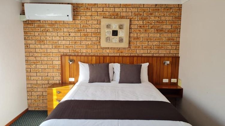Marco Polo Motor Inn Room