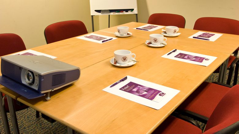 <b>Premier Inn London Gatwick Airport (A23) Meeting</b>. Images powered by <a href="https://www.leonardoworldwide.com/" title="Leonardo Worldwide" target="_blank">Leonardo</a>.