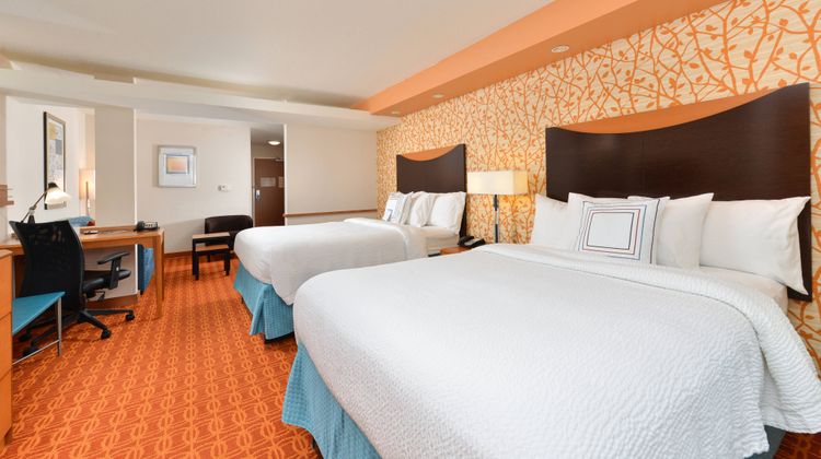 Fairfield Inn & Suites Room