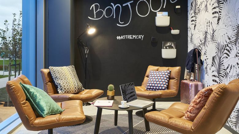 <b>Moxy Paris Charles de Gaulle Airport Meeting</b>. Images powered by <a href="https://www.leonardoworldwide.com/" title="Leonardo Worldwide" target="_blank">Leonardo</a>.