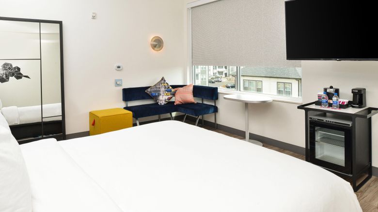 <b>aloft Charlotte Airport Room</b>. Images powered by <a href="https://www.leonardoworldwide.com/" title="Leonardo Worldwide" target="_blank">Leonardo</a>.