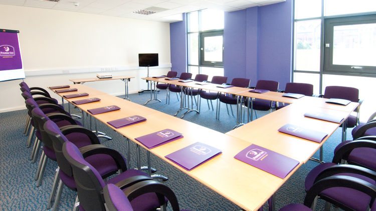 Premier Inn Gatwick Airport Manor Royal Meeting