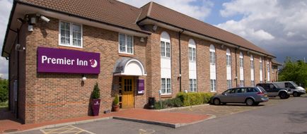 Premier Inn London Greenford Exterior