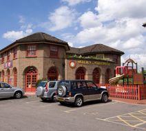 Premier Inn London Greenford Exterior