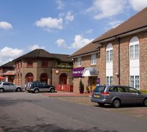 Premier Inn London Greenford Exterior