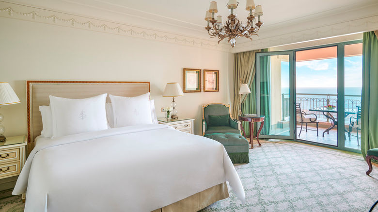 <b>Four Seasons Hotel Alexandria Suite</b>. Images powered by <a href="https://www.leonardoworldwide.com/" title="Leonardo Worldwide" target="_blank">Leonardo</a>.