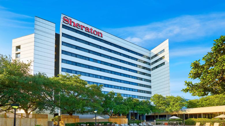 <b>Sheraton North Houston at IAH Airport Pool</b>. Images powered by <a href="https://www.leonardoworldwide.com/" title="Leonardo Worldwide" target="_blank">Leonardo</a>.