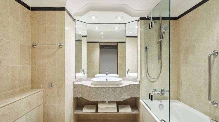 Leeds Marriott Hotel Room