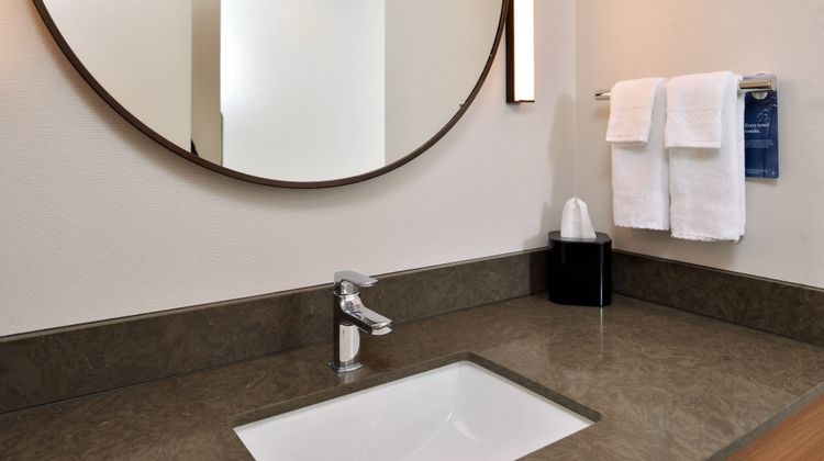 Fairfield Inn & Suites Minneapolis Room