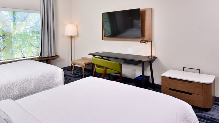 Fairfield Inn & Suites Minneapolis Room